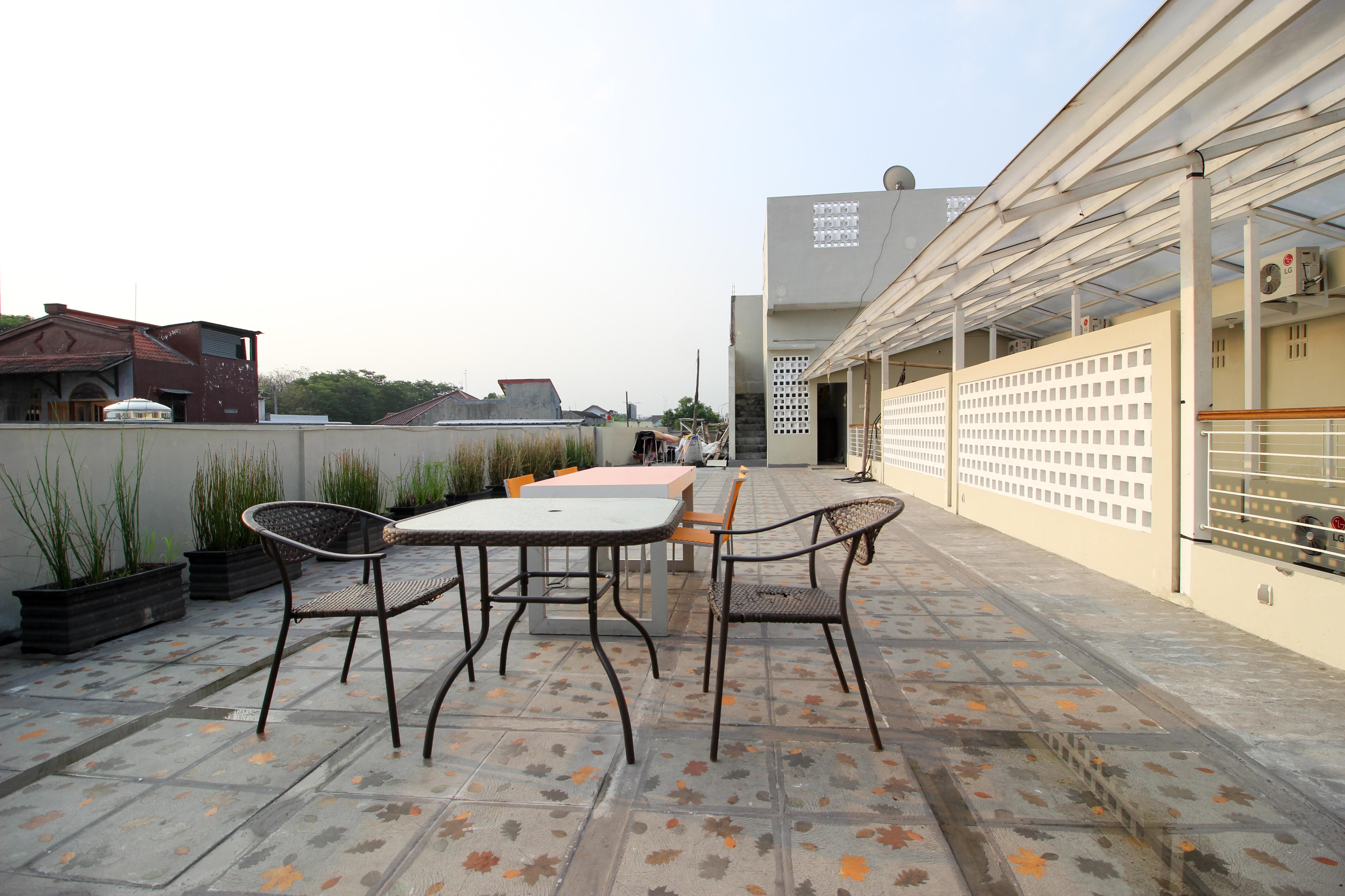 Reddoorz Plus Near Upn Jogjakarta 2 Maguwo Exterior photo